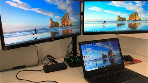 how to hook up 2 screens to a laptop